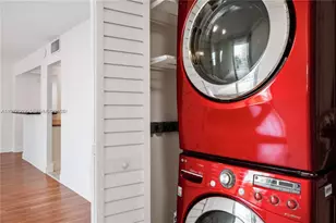 1420 Brickell Bay Dr, Miami, FL 33131 - Photo 17