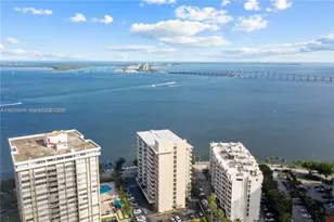 1420 Brickell Bay Dr, Miami, FL 33131 - Photo 37