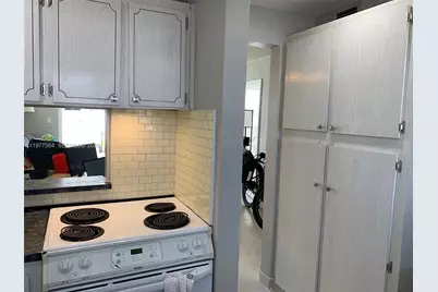 3010 Marcos Dr #R105, Aventura, FL 33160 - Photo 9