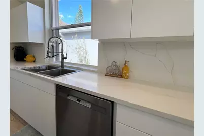 7625 SE Bay Cedar Cir, Hobe Sound, FL 33455 - Photo 13