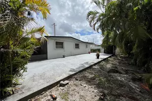 18160 NW 82nd Ave, Hialeah, FL 33015 - Photo 17