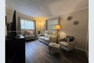 18160 NW 82nd Ave, Hialeah, FL 33015 - Photo 11