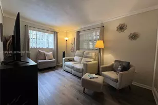 18160 NW 82nd Ave, Hialeah, FL 33015 - Photo 11