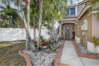 10614 SW 17th Pl, Davie, FL 33324 - Photo 9