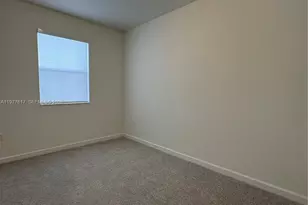 2409 SE 28th St, Homestead, FL 33035 - Photo 9