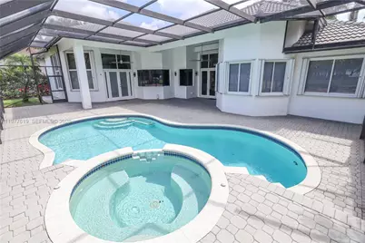 2418 Poinciana Ct, Weston, FL 33327 - Photo 13