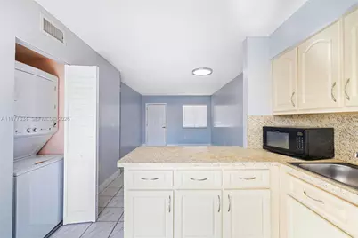 5400 W 21st Ct #402, Hialeah, FL 33016 - Photo 3