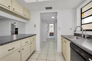 8600 NW 34th Pl, Sunrise, FL 33351 - Photo 7