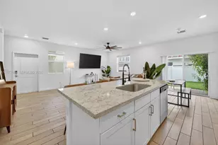 826 SE 17th St, Homestead, FL 33034 - Photo 9