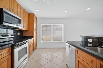 10624 Plainview Cir, Boca Raton, FL 33498 - Photo 11