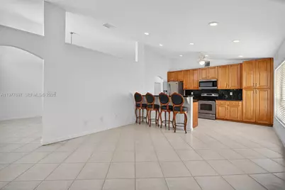 10624 Plainview Cir, Boca Raton, FL 33498 - Photo 5