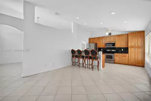 10624 Plainview Cir, Boca Raton, FL 33498 - Photo 5