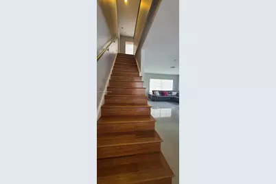 8826 NW 189th Ter, Hialeah, FL 33018 - Photo 15