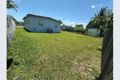 10761 SW 221st St, Miami, FL 33170 - Photo 5