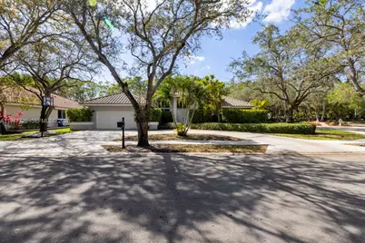 1202 S Manor Dr S, Weston, FL 33326 - Photo 3