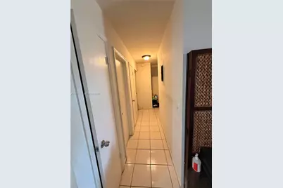 304 SW 77th Ave, North Lauderdale, FL 33068 - Photo 9