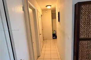 304 SW 77th Ave, North Lauderdale, FL 33068 - Photo 9