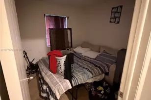 304 SW 77th Ave, North Lauderdale, FL 33068 - Photo 11