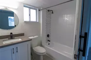 14010 NE 3rd Ct, Miami, FL 33161 - Photo 11