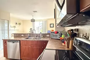 9207 SW 227th St, Cutler Bay, FL 33190 - Photo 5