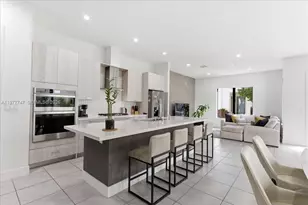 4395 NW 80th Ct, Doral, FL 33166 - Photo 11