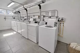 143 SW 9th St, Miami, FL 33130 - Photo 17