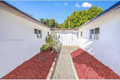 3021 NE 7th Ave, Pompano Beach, FL 33064 - Photo 3