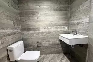 17111 Biscayne Blvd, North Miami Beach, FL 33160 - Photo 15