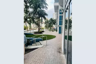 185 SW 7th St #1605, Miami, FL 33130 - Photo 17
