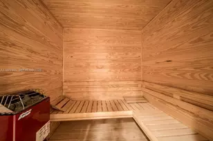 111 Golden Isles Dr, Hallandale Beach, FL 33009 - Photo 21