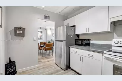 111 Golden Isles Dr #G2, Hallandale Beach, FL 33009 - Photo 15