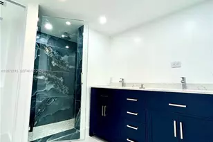 6039 Collins Ave, Miami Beach, FL 33140 - Photo 9