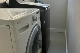 490 NE 170th St, North Miami Beach, FL 33162 - Photo 11