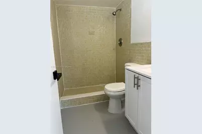 490 NE 170th St, North Miami Beach, FL 33162 - Photo 9