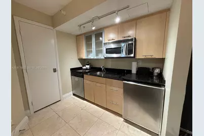 2670 E Sunrise Blvd #302, Fort Lauderdale, FL 33304 - Photo 25
