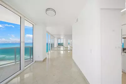 4775 Collins Ave #2507, Miami Beach, FL 33140 - Photo 7