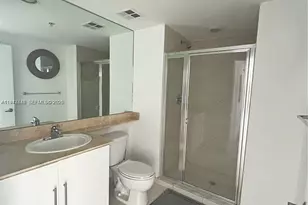 325 S Biscayne Blvd, Miami, FL 33131 - Photo 9