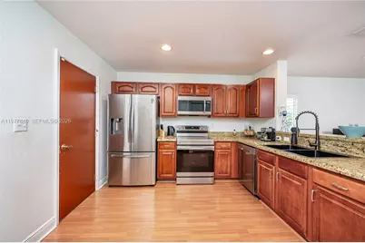 13391 SW 42nd St, Miramar, FL 33027 - Photo 9