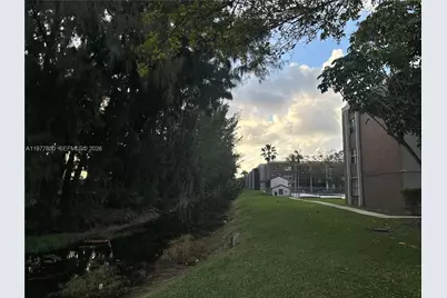 7000 Nova Dr #205E, Davie, FL 33317 - Photo 17