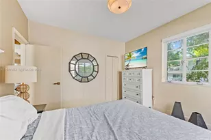 301 86th St, Miami Beach, FL 33141 - Photo 13