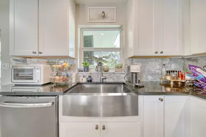 9104 SW 180th St, Palmetto Bay, FL 33157 - Photo 9