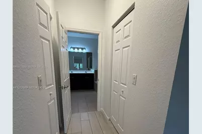 12350 S Village Cir, Davie, FL 33325 - Photo 15