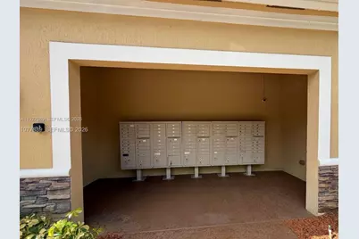 12350 S Village Cir, Davie, FL 33325 - Photo 5