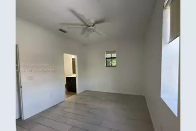 12350 S Village Cir, Davie, FL 33325 - Photo 13