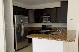 12350 S Village Cir, Davie, FL 33325 - Photo 11