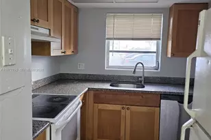 7570 SW 82nd St, Miami, FL 33143 - Photo 11