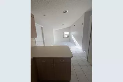 2566 W 73rd Pl, Hialeah, FL 33016 - Photo 7