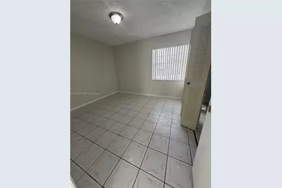 2566 W 73rd Pl, Hialeah, FL 33016 - Photo 13