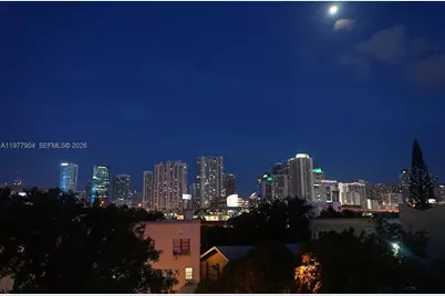 546 SW 1st St #404, Miami, FL 33130 - Photo 9