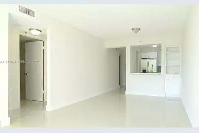 546 SW 1st St #404, Miami, FL 33130 - Photo 3